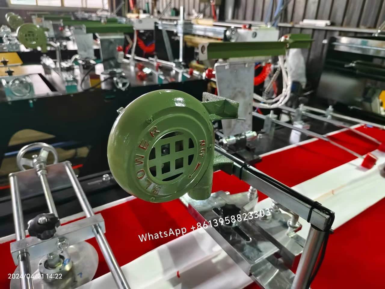 Máquina para fabricar bolsas con sellado central para laminación de bolsas alimentos y café MJ-350-B