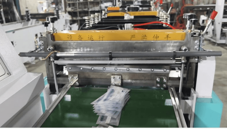 Máquina para fabricar bolsas de tiras de papel para centros de esterilización MJ-350-C