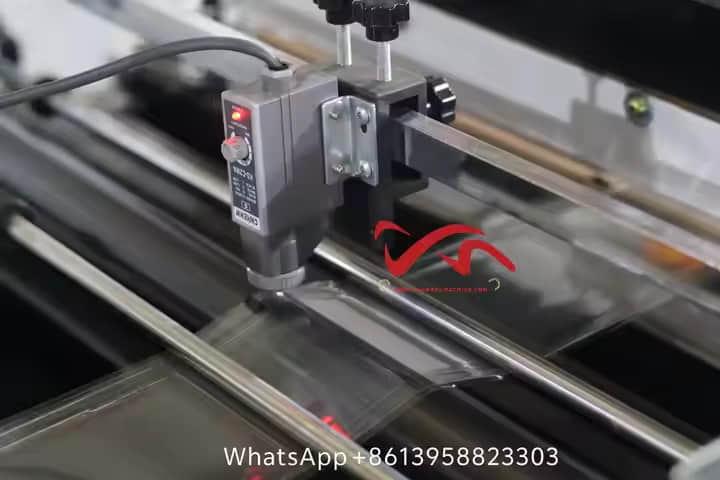 Máquina para fabricar bolsas - Sellado de tres lados SBF 500 Máquina para fabricar bolsas - Sellado de tres lados SBF 500