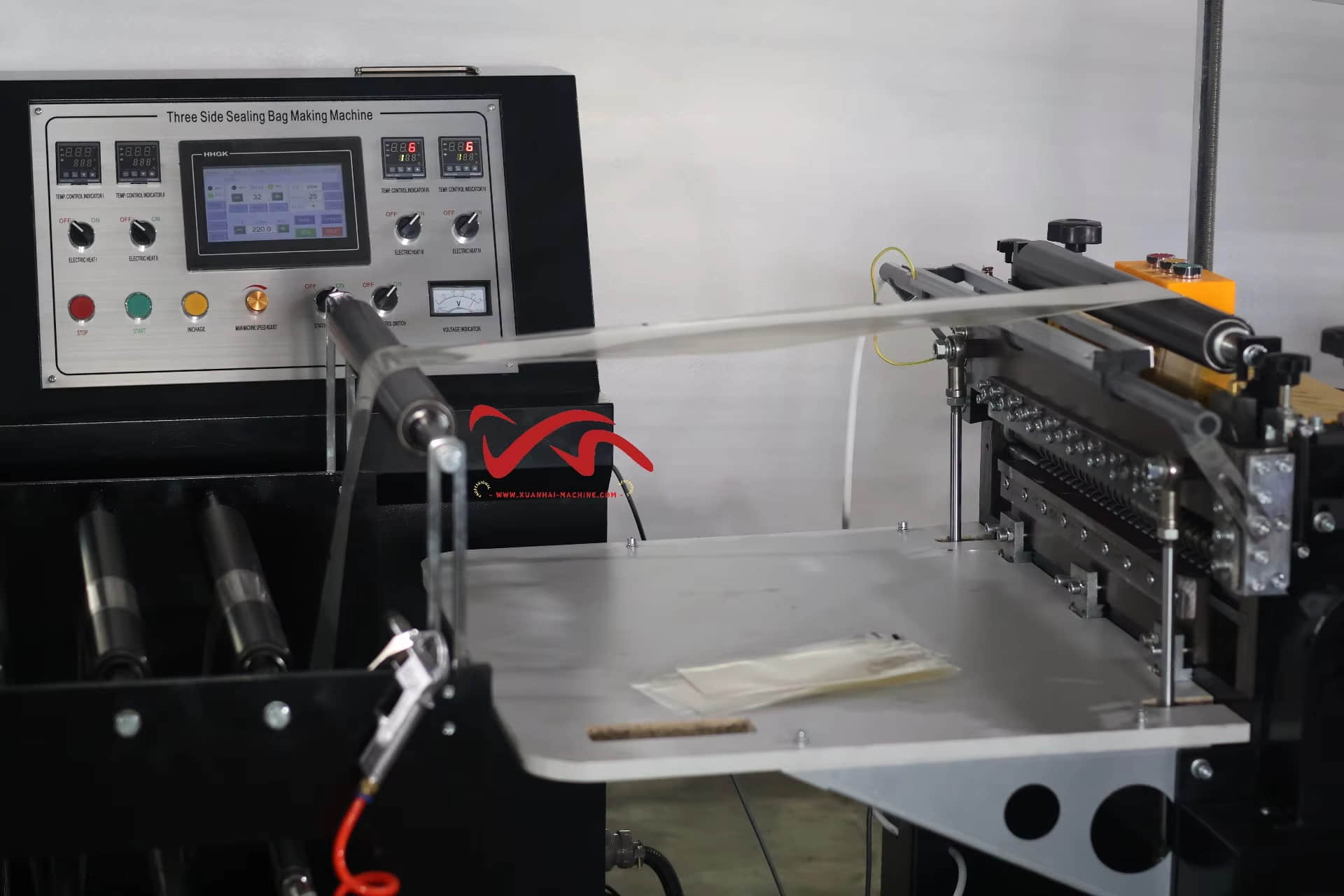 Máquina para fabricar bolsas - Sellado de tres lados SBF 500 Máquina para fabricar bolsas - Sellado de tres lados SBF 500