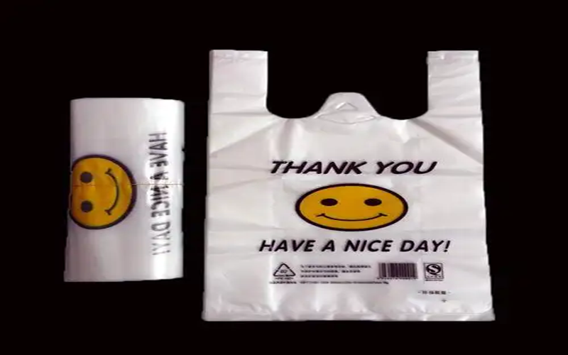 Máquina para fabricar bolsas de plástico tipo camiseta para supermercados, serie DZC