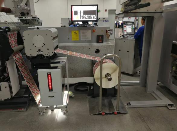 Sistema automático de inspección de banda para la calidad de impresión de máquinas flexográficas