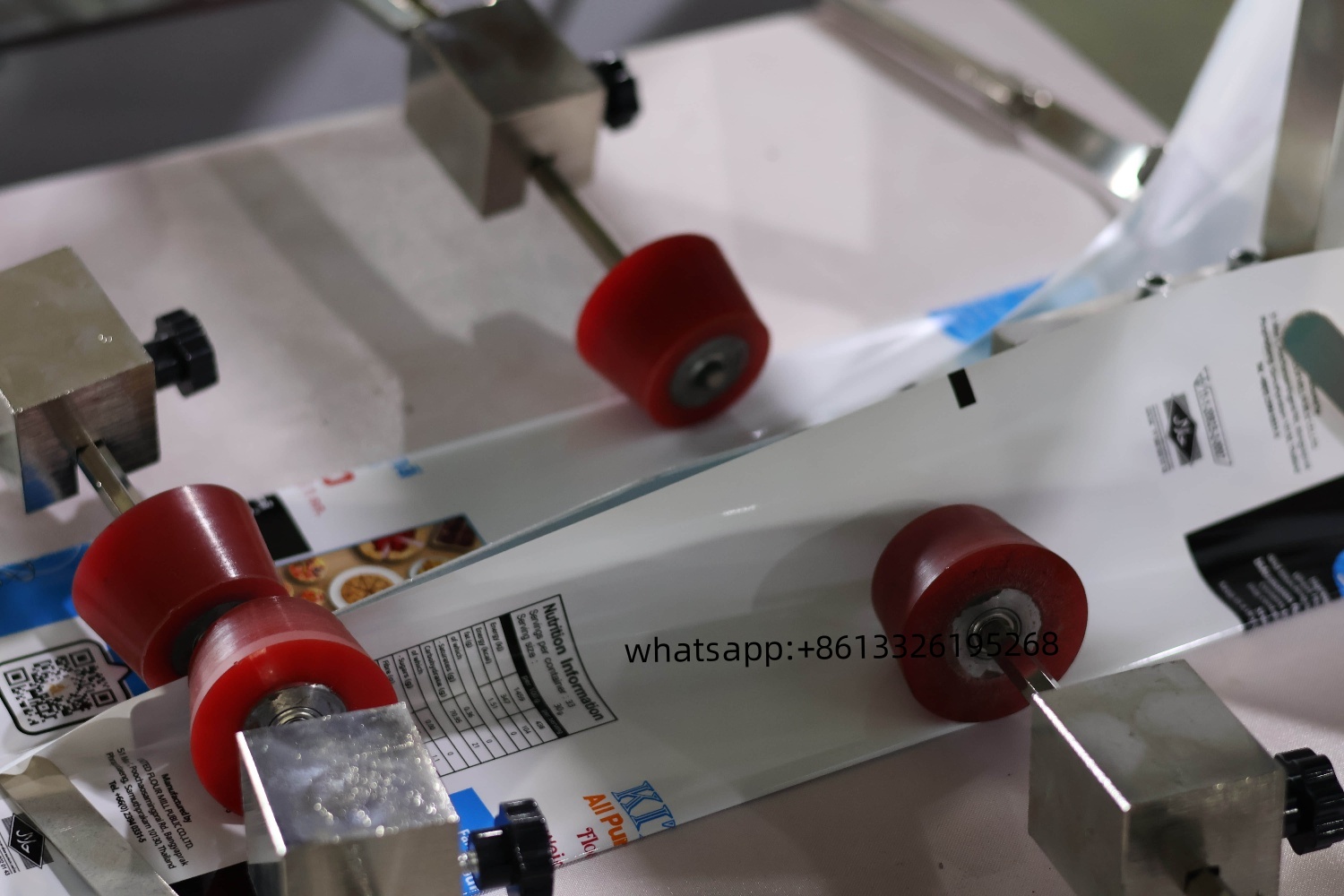 Máquina para fabricar bolsas con sello central y solapado: solución servo de alta velocidad