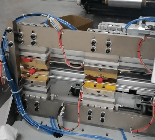 Máquina automática de inserción y sellado de boquillas para bolsas, paquetes con boquilla, soldadura