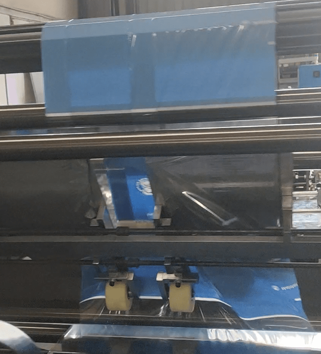 Máquina para fabricar bolsas con sellado de cuatro lados, de alta velocidad y alta calidad Máquina para fabricar bolsas con sellado de cuatro lados, de alta velocidad y alta calidad