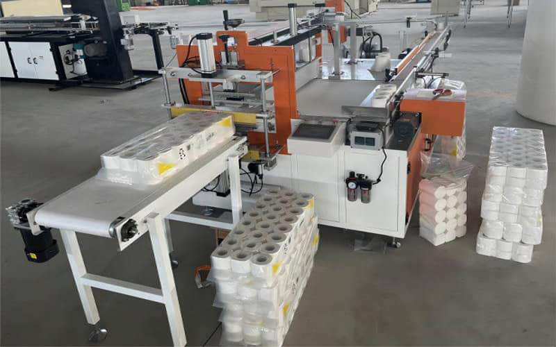 Máquina de empaquetado de rollos de papel higiénico totalmente automática